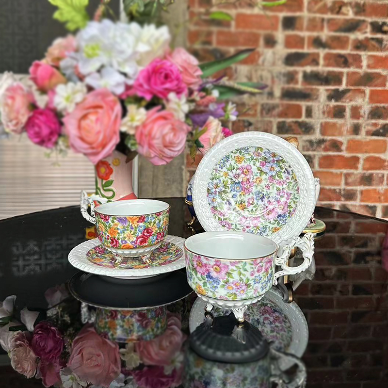 Koffiekopjes, borden, vierpoti - Coffee Tea English recensie en prijs