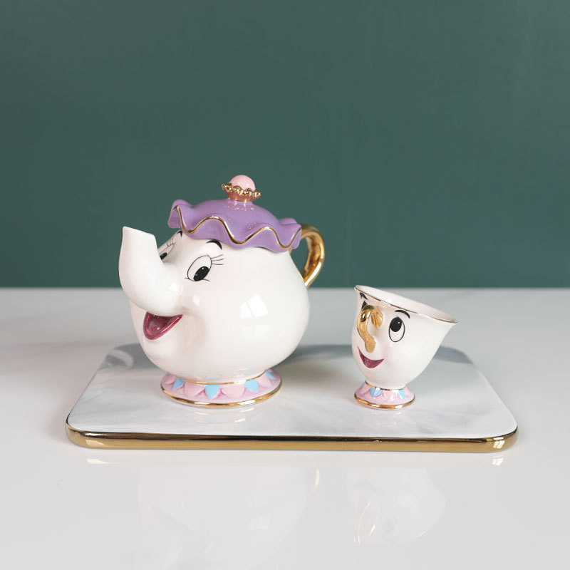 Hete theepot cartoon Belle en  - Coffee And Tea Bar recensie en prijs